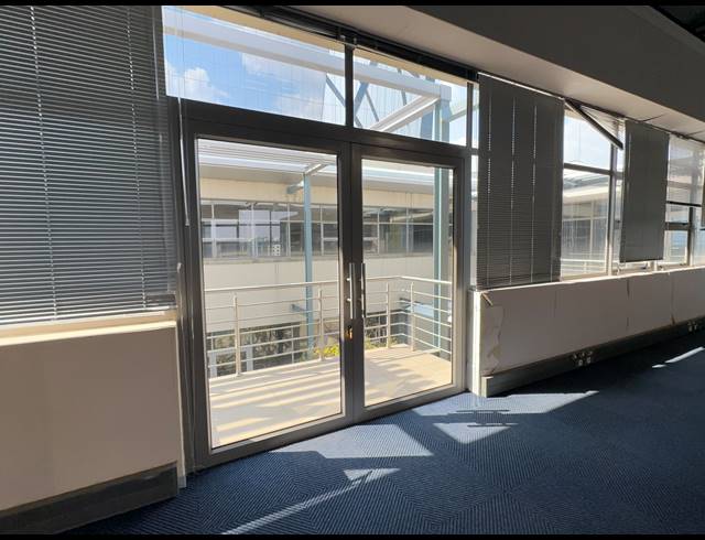 1,207M² OFFICE TO LET IN ROSEBANK